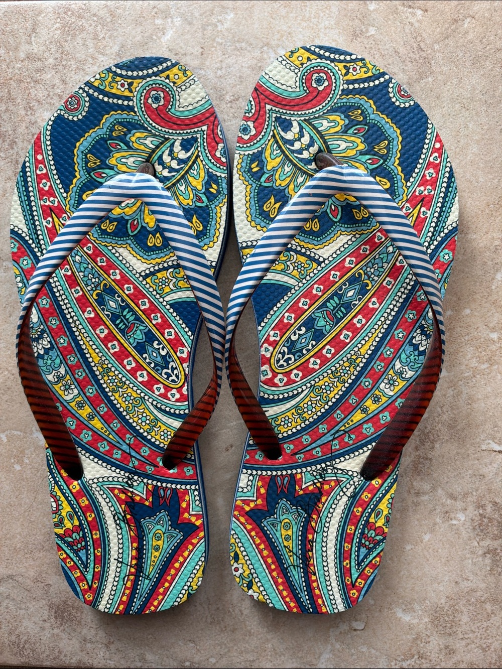 VERA BRADLEY Women's MARINA PAISLEY Flip Flop Sandals Size Medium 7-8.